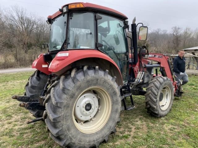 Image of Case IH Farmall 85C equipment image 4