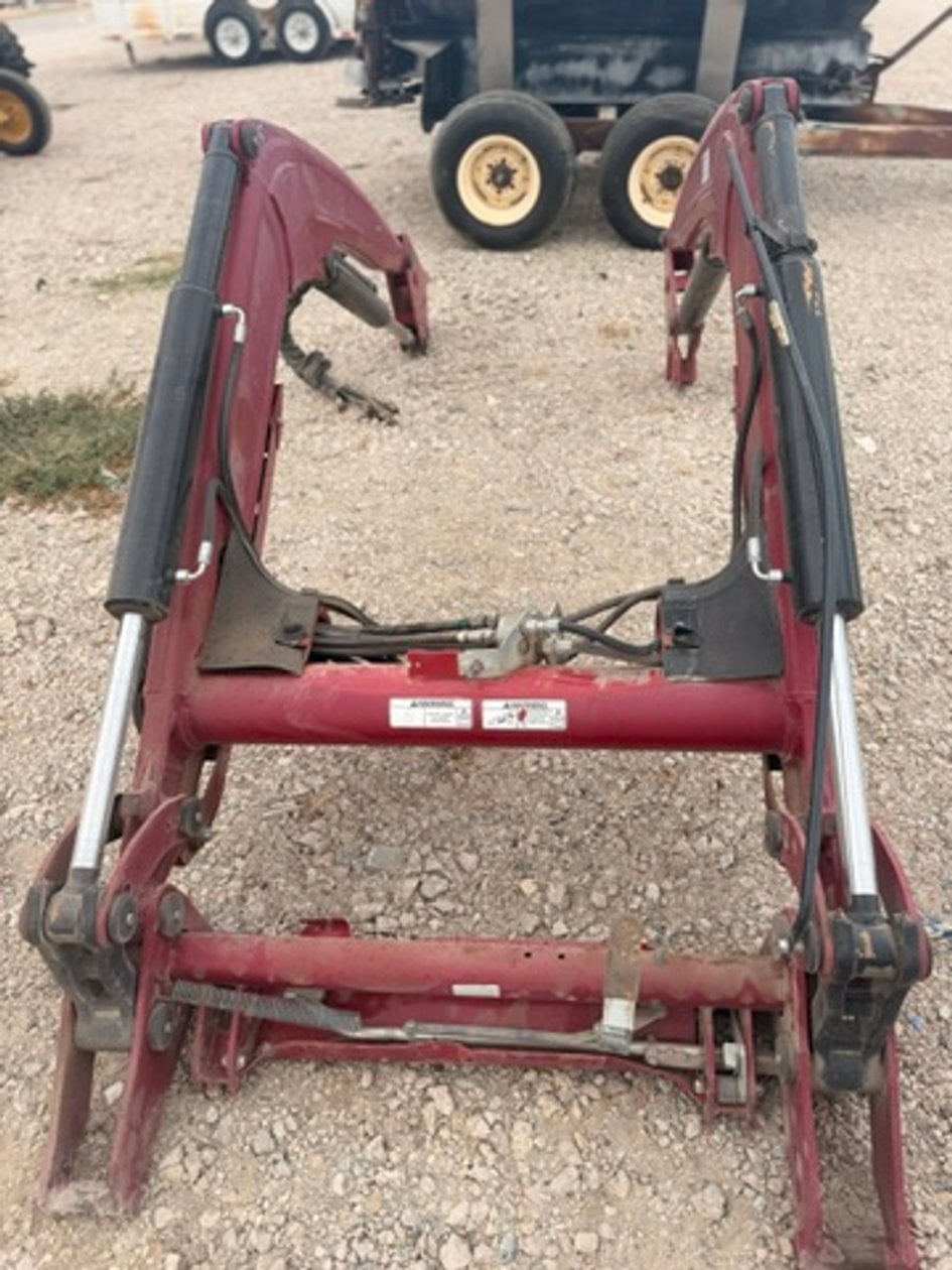Case IH L105 Equipment Image0