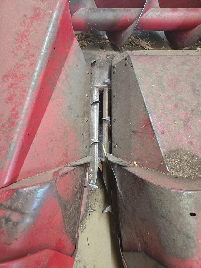 Image of Case IH 1063 equipment image 4