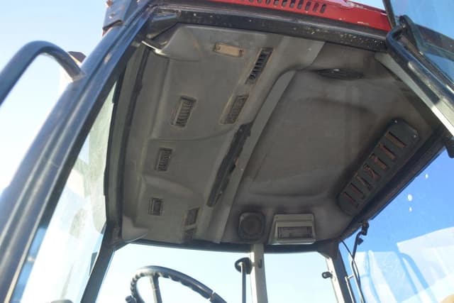 Image of Case IH MX100C equipment image 4
