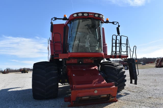 Image of Case IH 8120 equipment image 2