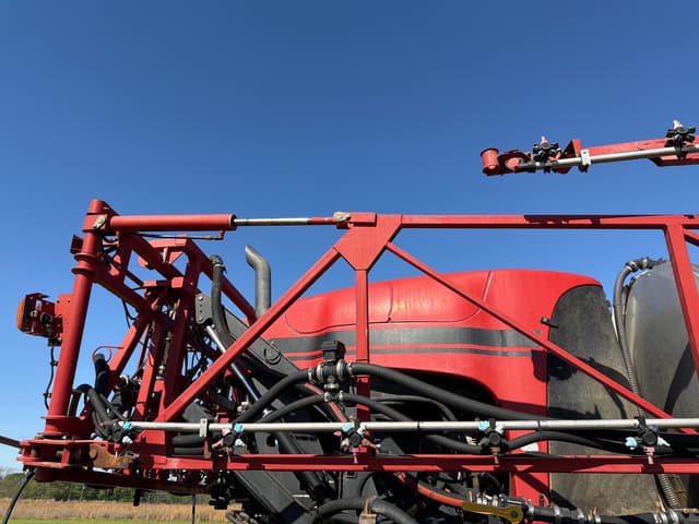 Image of Case IH Patriot 3340 equipment image 4