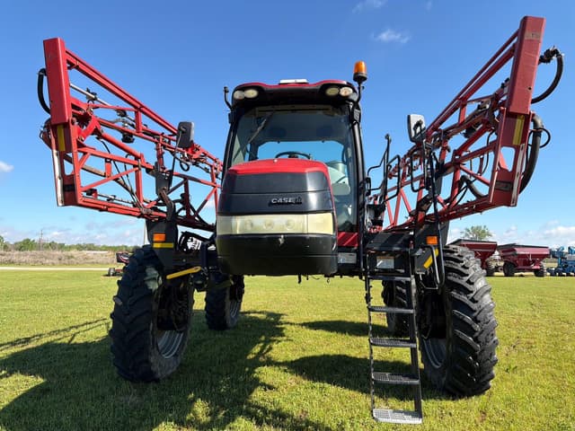 Image of Case IH Patriot 3340 equipment image 2