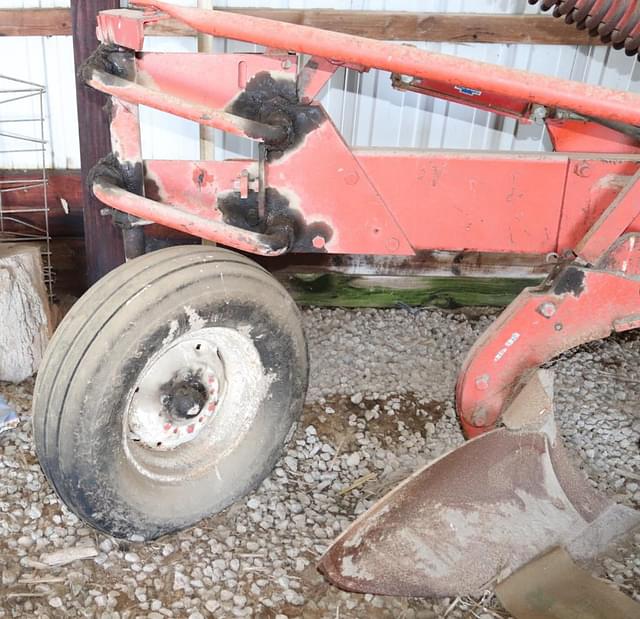 Image of Case IH 308 equipment image 4