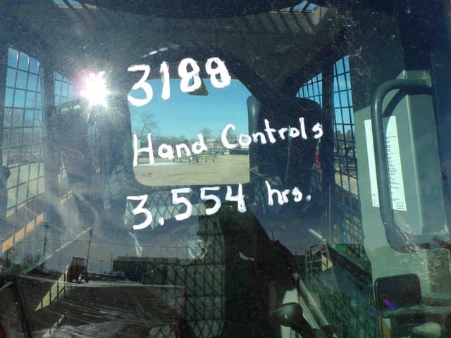 Image of Case SR210B equipment image 4