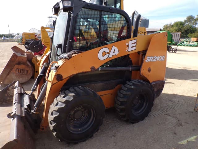 Image of Case SR210B equipment image 3