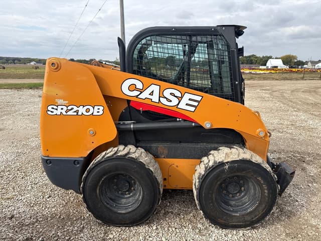 Image of Case SR210B equipment image 3