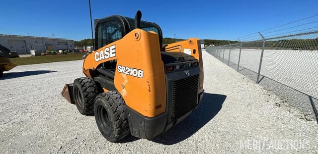 Image of Case SR210B equipment image 2