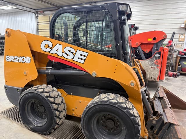 Image of Case SR210B equipment image 2