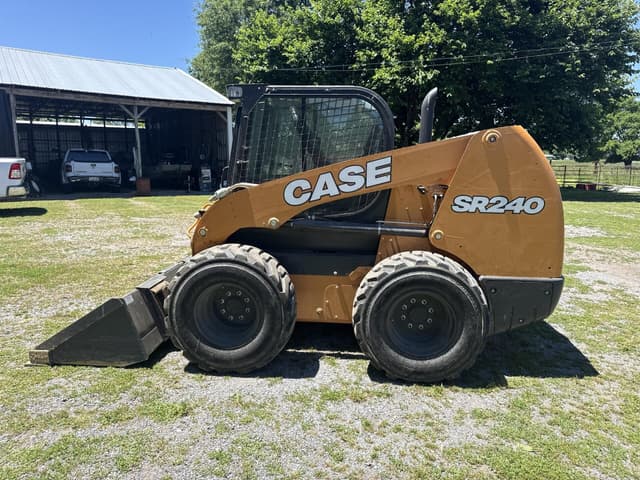 Image of Case SR240 equipment image 1