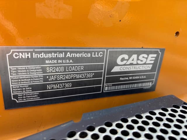 Image of Case SR240B equipment image 2