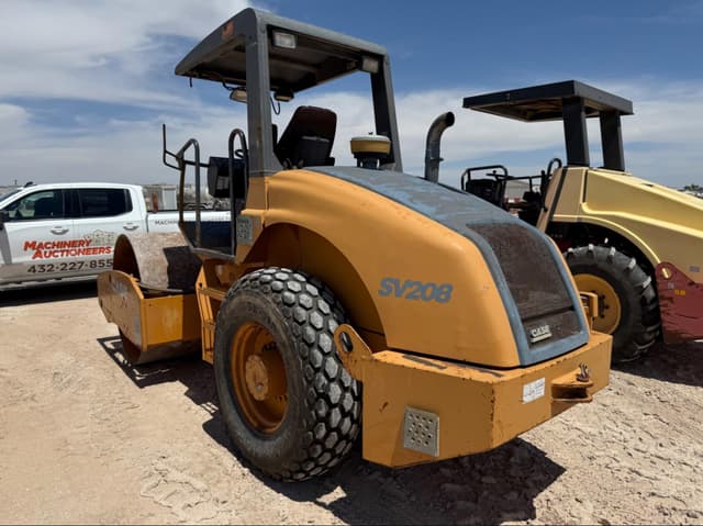 Image of Case SV208 equipment image 3