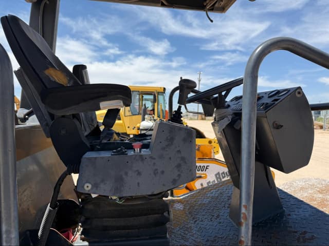 Image of Case SV208 equipment image 4