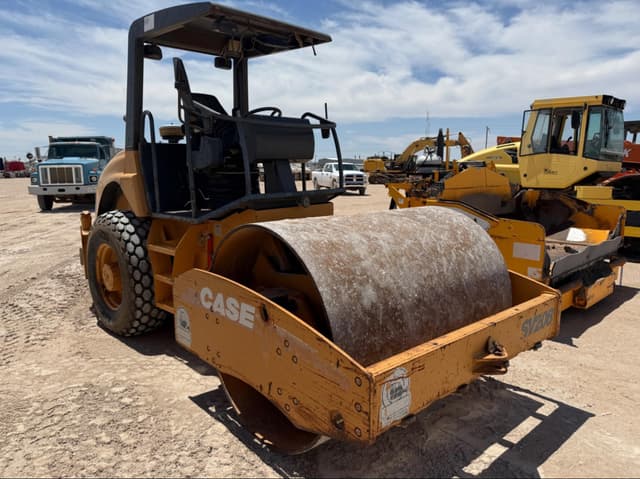 Image of Case SV208 equipment image 1