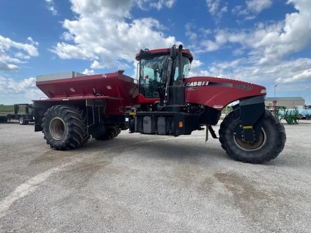 Image of Case IH Titan 3530 equipment image 3