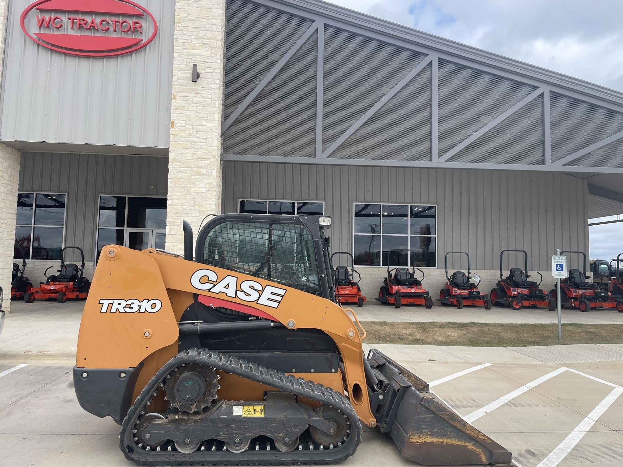 2018 Case TR310 Equipment Image0