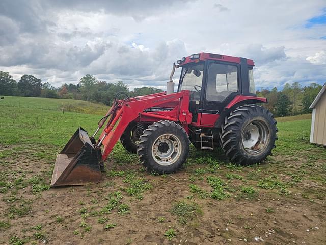 Image of Case IH 695 equipment image 1