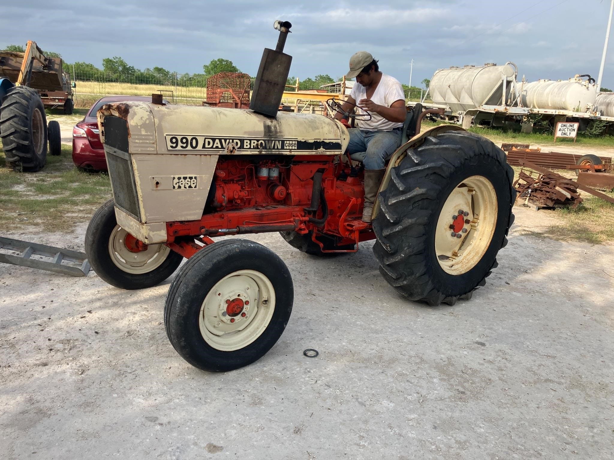 Case 990 Equipment Image0