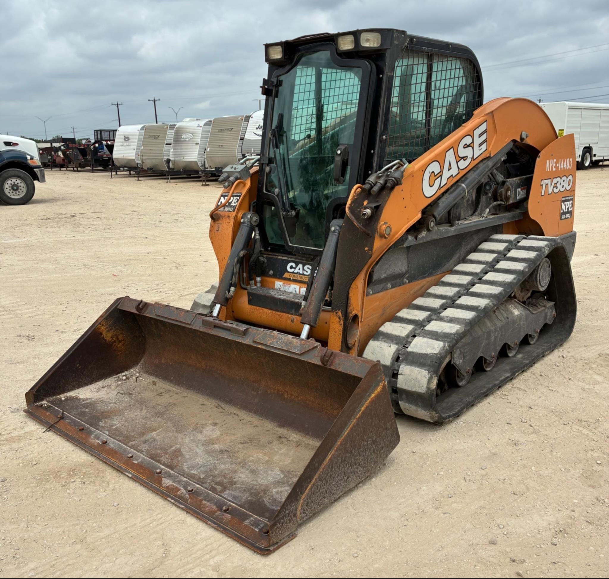 Case TV380 Equipment Image0