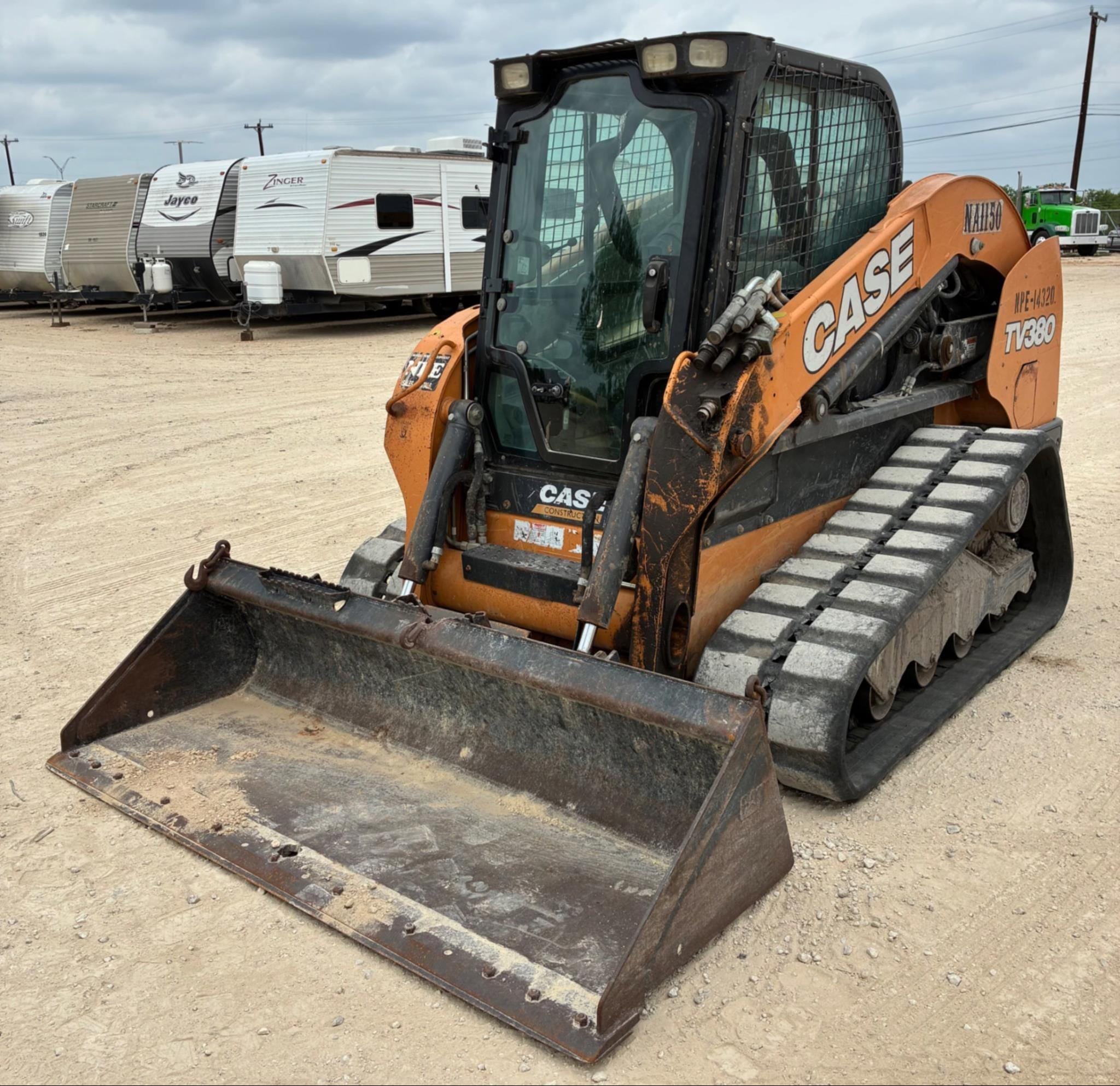 Case TV380 Equipment Image0