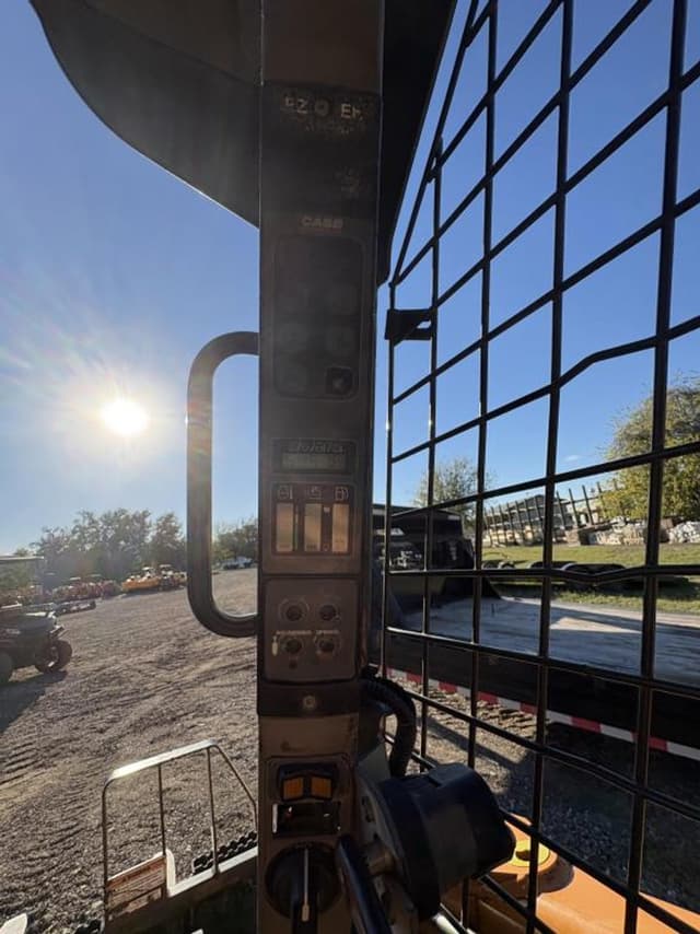 Image of Case TV380 equipment image 4