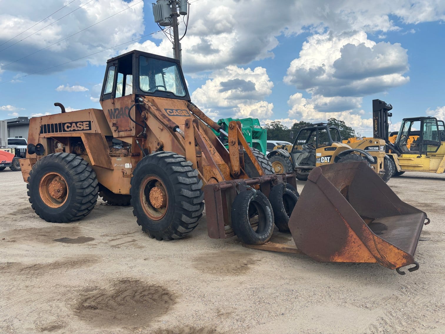 Case W24C Equipment Image0