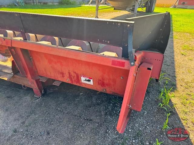 Image of Case IH 1063 equipment image 2