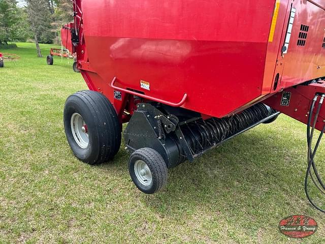 Image of Case IH RBX562 equipment image 2