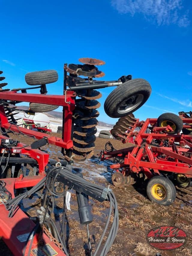 Image of Case IH 330 equipment image 4
