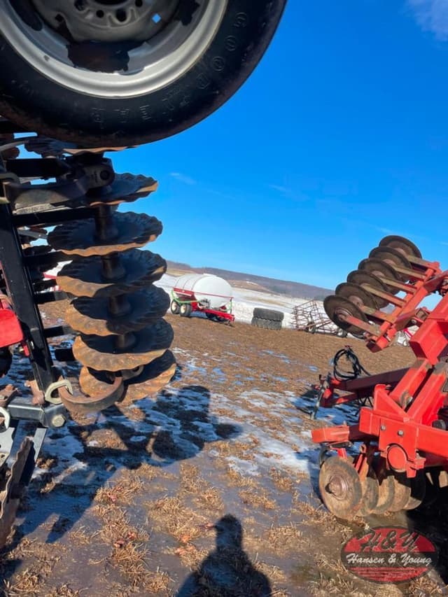 Image of Case IH 330 equipment image 3