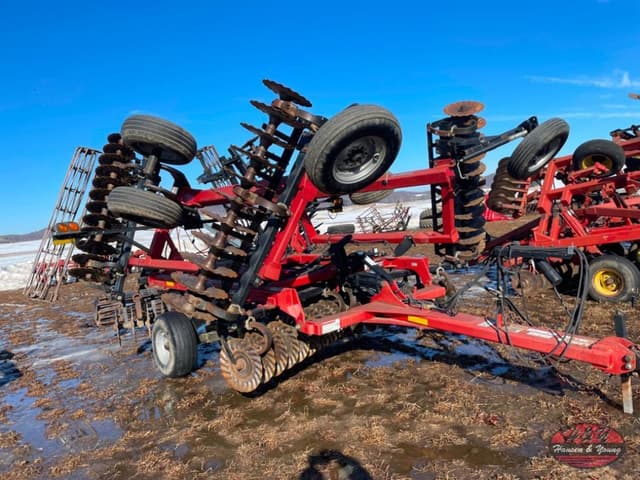 Image of Case IH 330 equipment image 2