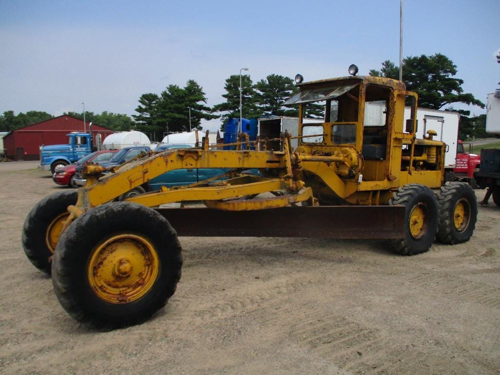 Main image Caterpillar 12