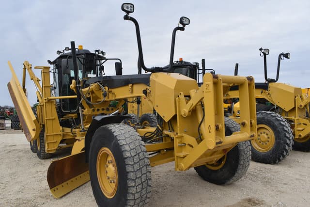 Image of Caterpillar 12M3 equipment image 3