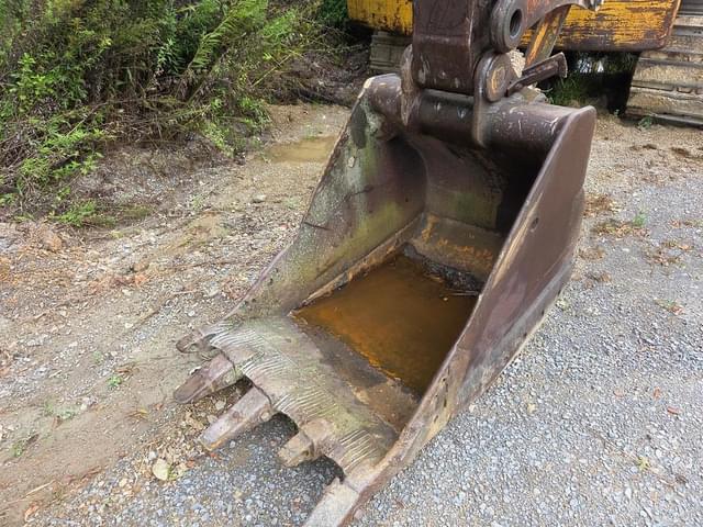 Image of Caterpillar 225 equipment image 3