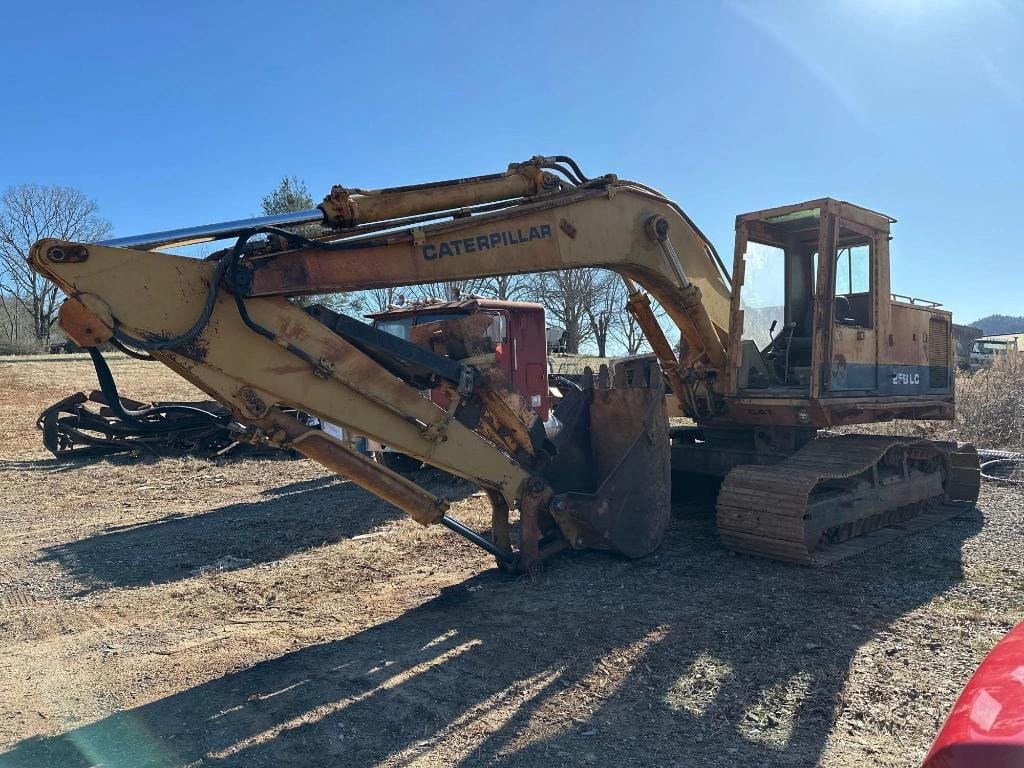 Caterpillar 225BLC Equipment Image0