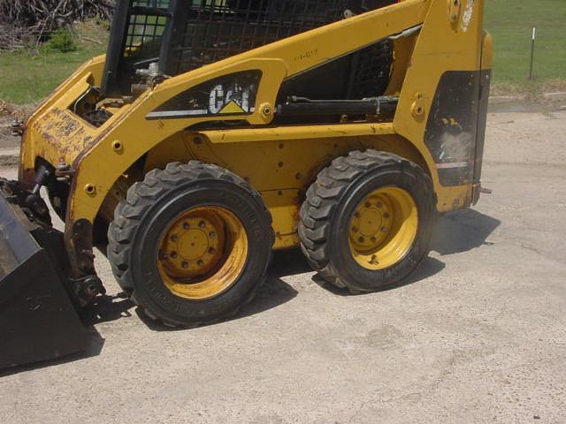 Image of Caterpillar 226 equipment image 1