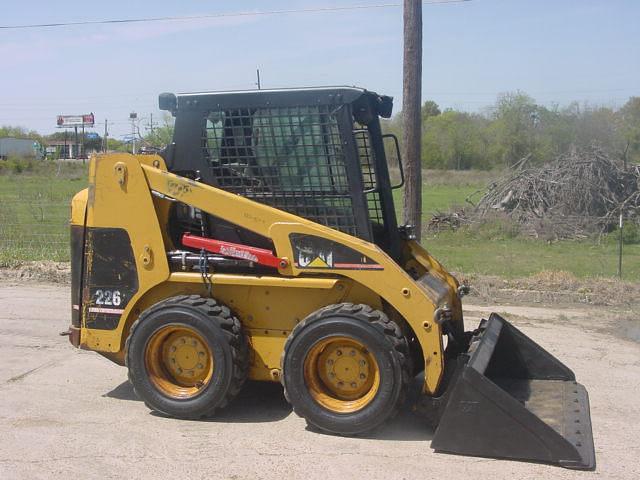 Image of Caterpillar 226 equipment image 3