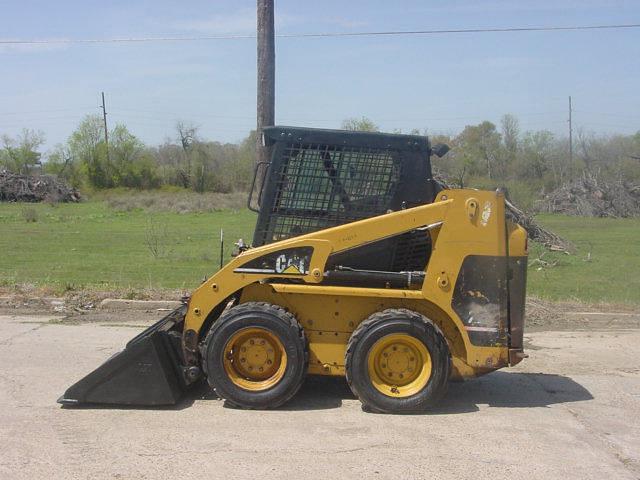 Image of Caterpillar 226B equipment image 1