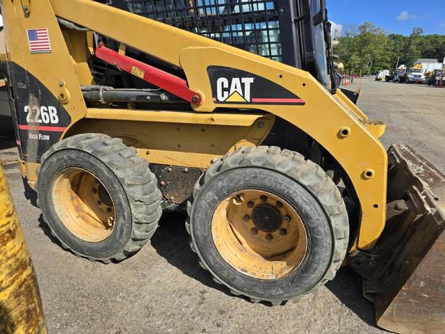 Image of Caterpillar 226B equipment image 4