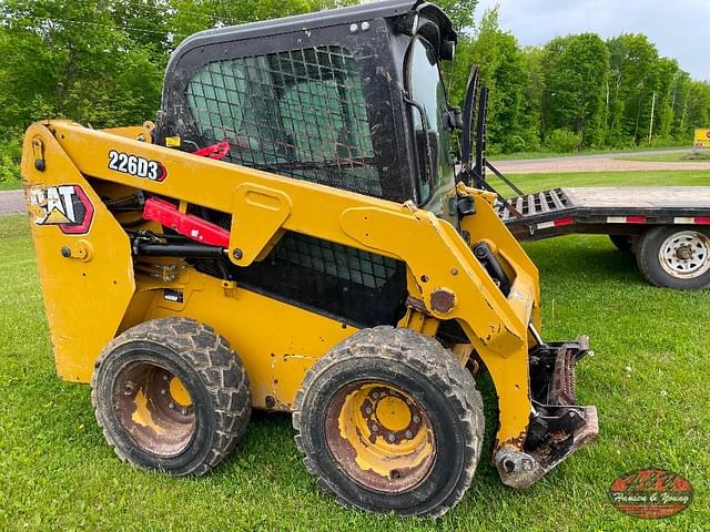 Image of Caterpillar 226D3 equipment image 2