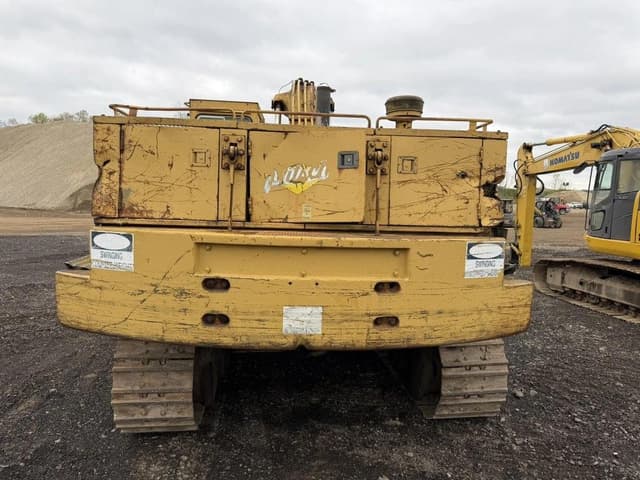 Image of Caterpillar 235 equipment image 2