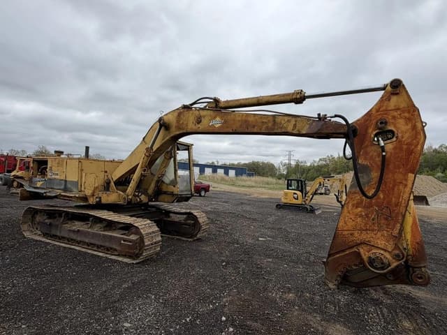 Image of Caterpillar 235 equipment image 4
