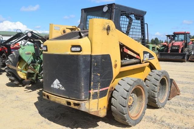 Image of Caterpillar 236 equipment image 2