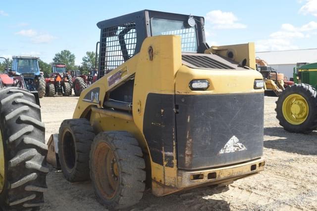 Image of Caterpillar 236 equipment image 1