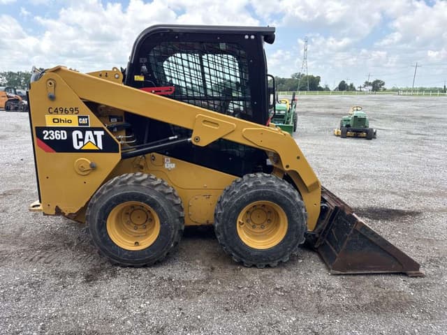 Image of Caterpillar 236D equipment image 4