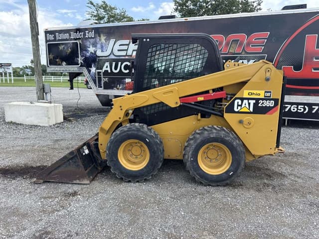 Image of Caterpillar 236D equipment image 1