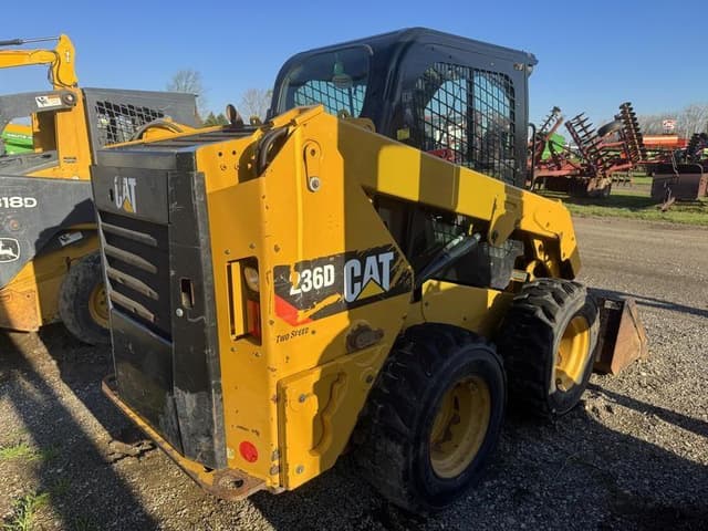 Image of Caterpillar 236D equipment image 4
