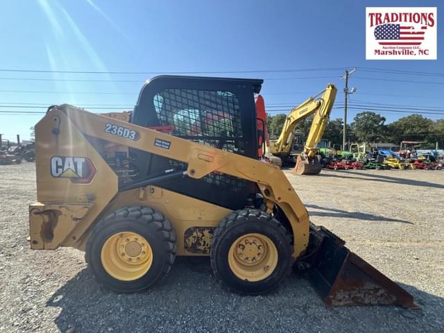 Image of Caterpillar 236D3 equipment image 2
