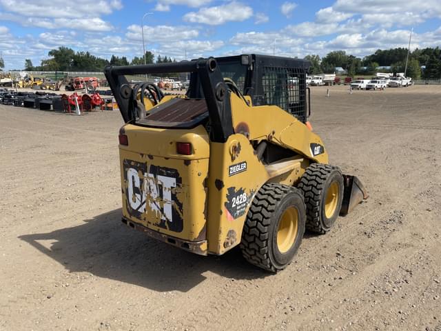 Image of Caterpillar 242B3 equipment image 2