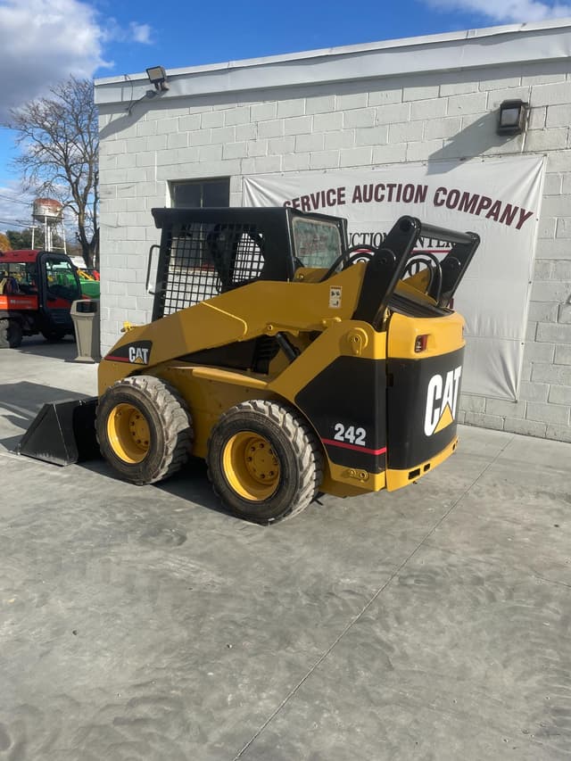 Image of Caterpillar 242 equipment image 3